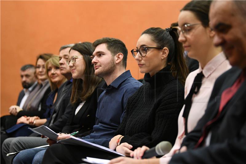 Milanović razgovarao sa studentima polaznicima Komunikološke škole Matice hrvatske