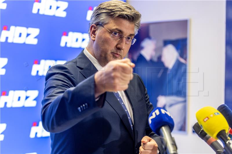 Plenković: Uzet ću obveznice, pozivam građane da pokažu signal povjerenja u državu(2)