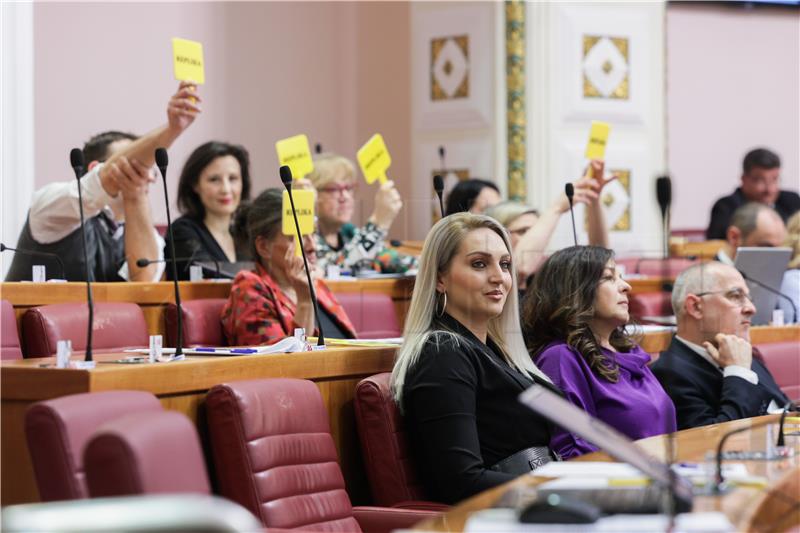 Sabor: Rasprava traje satima, oporba ustrajava na razlozima za opoziv premijera