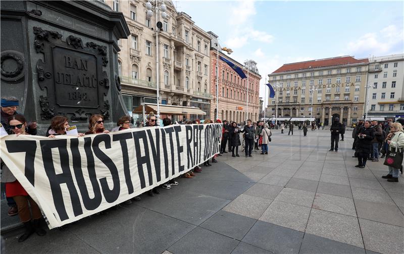 Antiratni protest u povodu godišnjice invazije na Ukrajinu