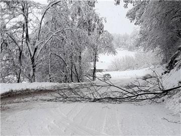 Posljedice jakog vjetra, kiše i snijega