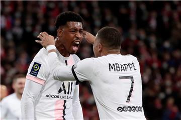 Kimpembe mora na operaciju