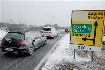 Zaton Obrovački - Zatvorene sve ceste prema unutrašnjosti