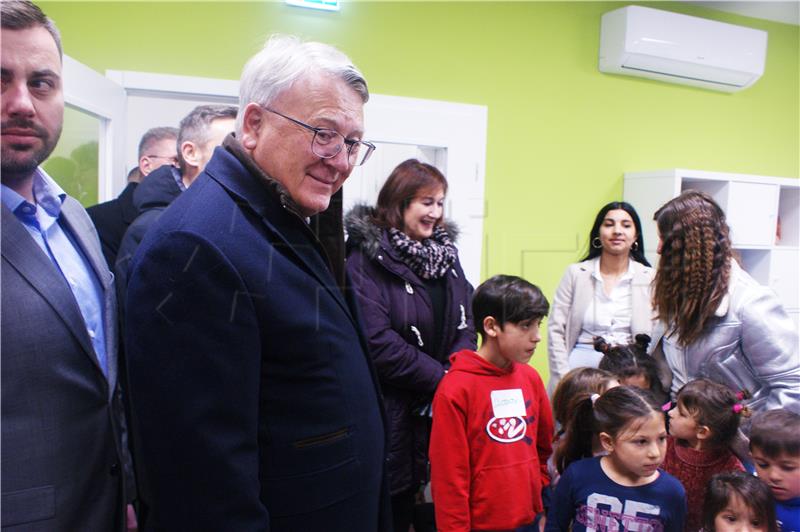 Povjerenik EK Schmit posjetio Centar za djecu i obitelj u Paragu u Nedelišću