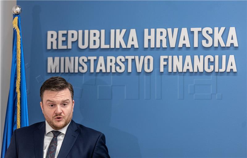 Croatians subscribe for more than €1bn of people's bond, says finmin