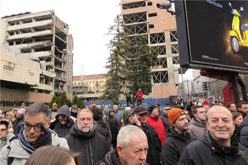 Beograd: Prosvjed podrške tužiteljicama smijenjenim sa slučaja korupcije u EPS-u