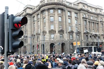 Beograd: Prosvjed podrške tužiteljicama smijenjenim sa slučaja korupcije u EPS-u