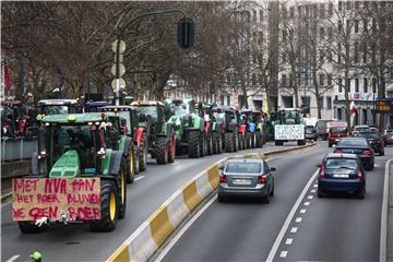 Tisuće traktora na prosvjedu poljoprivrednika zakrčile ulice Bruxellesa 