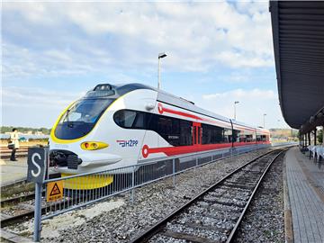 New diesel-electric train put into operation in Istria