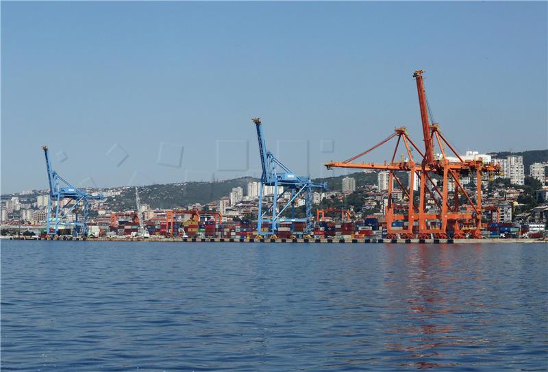 Croatian, Danish prime ministers visit Rijeka Port container terminal