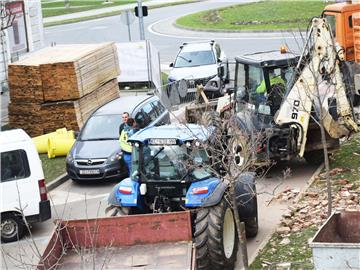 Bjelovar: Hrebak običao radove na obnovi zgrade budućeg studetskog doma