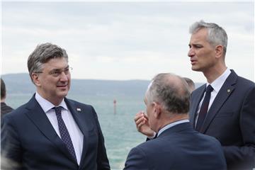 Plenković posjetio radove u luci Omiš