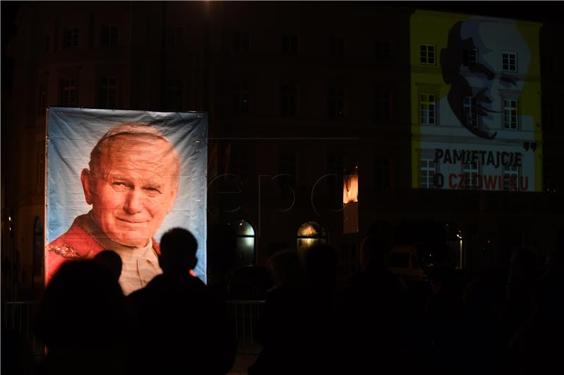 Nova knjiga o papi Ivanu Pavlu II. izazvala buru u poljskoj politici