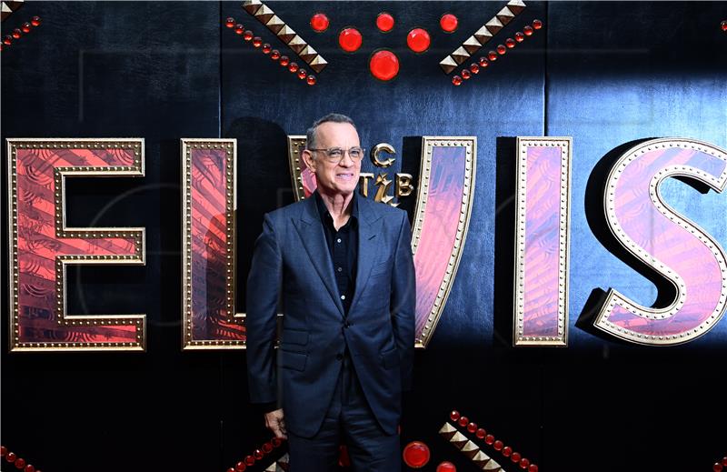 Tom Hanks dobio za ulogu u "Elvisu" nagradu Malinu