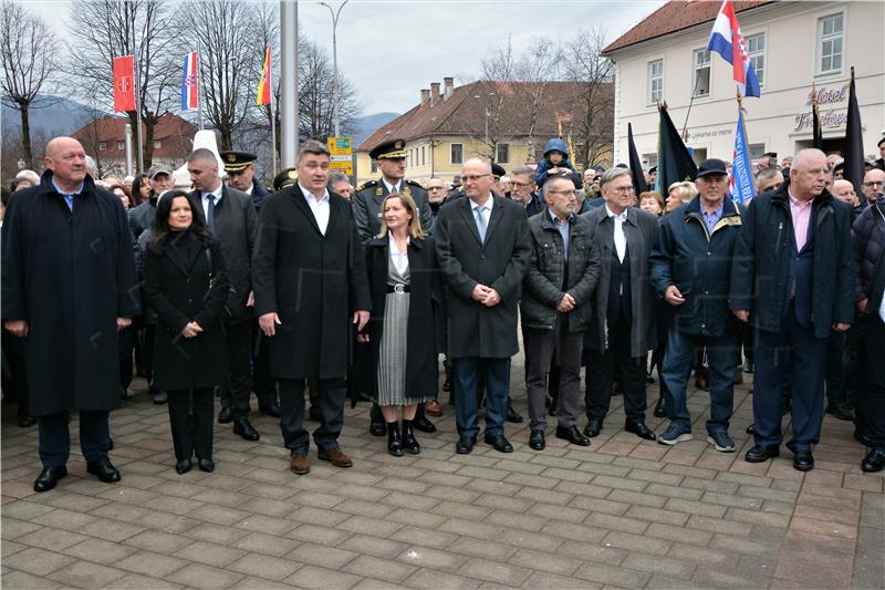 Milanović u Ogulinu na otkrivanju biste generalu Petru Stipetiću