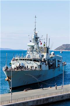 Kanadska fregata HMCS Fredericton uplovila u splitsku luku