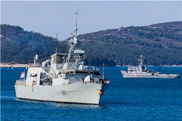 Kanadska fregata HMCS Fredericton uplovila u splitsku luku