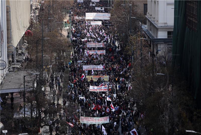 Grci na ulicama zbog željezničke nesreće, sindikati spremaju veliki štrajk