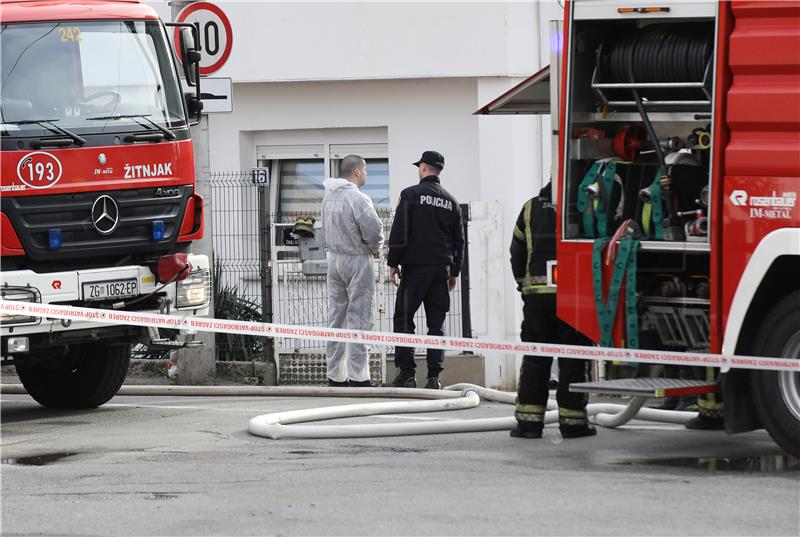 Nema ozlijeđenih u požaru na zagrebačkoj Ferenčici, na terenu pirotehničar 