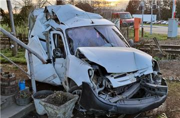 Putnički vlak u Čakovcu naletio na teretno vozilo, 33-godišnjak završio u bolnici