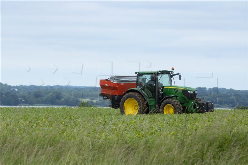 Traktor proizvodnja hrane