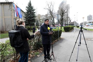 Konferencija za medije Nikole Grmoje ispred zgrade MUP-a