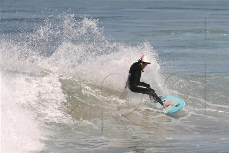 AUSTRALIA SURFING WORLD RECORD