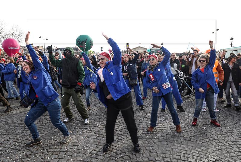 FRANCE DEMONSTRATION PENSIONS