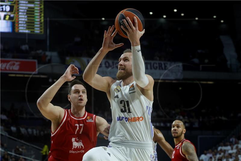 Euroliga: Real teško do 20. pobjede, 12 koševa Hezonje