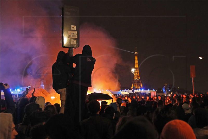 FRANCE DEMONSTRATION PENSIONS