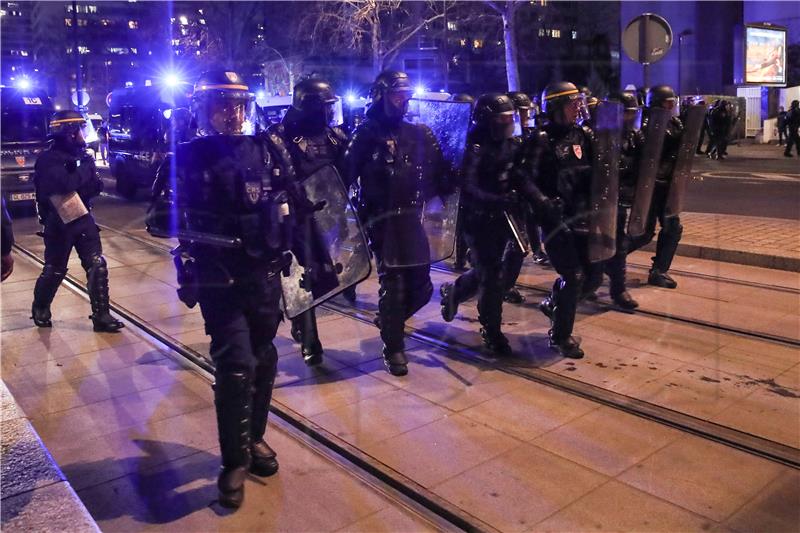 FRANCE DEMONSTRATION PENSIONS