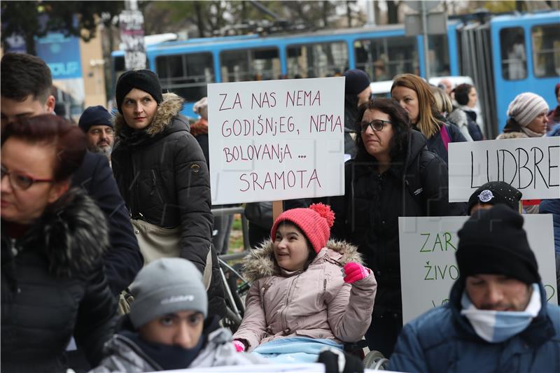 Udruga Sjena: Uvesti naknadu za roditelje njegovatelje u što kraćem roku