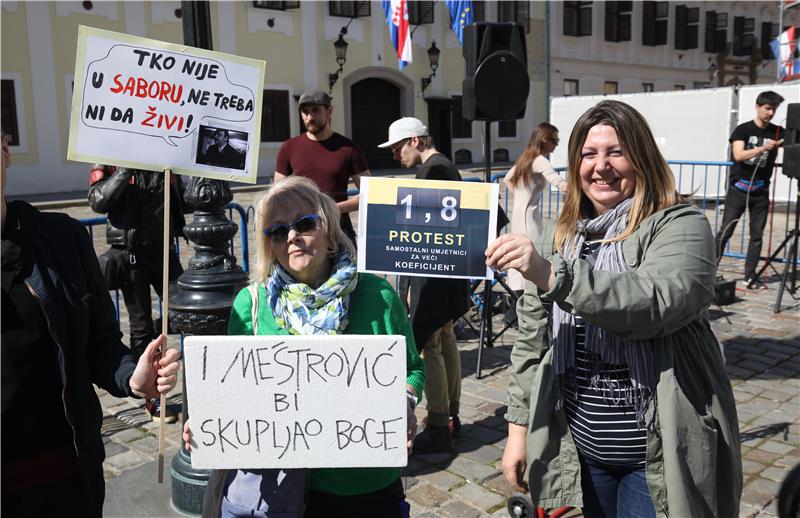 Protesting freelance artists artists demand 1.8 pension index