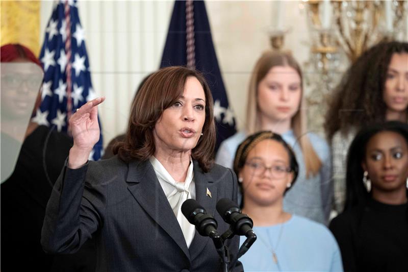 Kamala Harris doputovala u Ganu, prvu postaju svoje afričke turneje