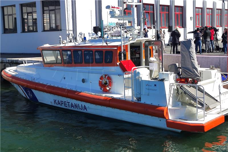 First of six ships for maritime emergency medical service handed over