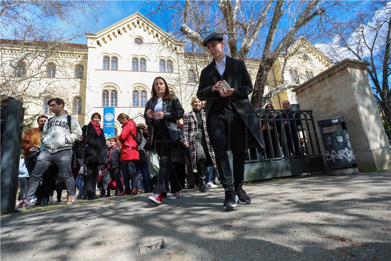 Kamen spoticanja za Borisa Hanžekovića ispred Pravnog fakulteta