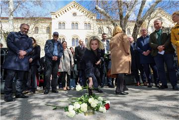 Kamen spoticanja za Borisa Hanžekovića ispred Pravnog fakulteta