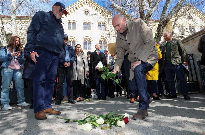 Kamen spoticanja za Borisa Hanžekovića ispred Pravnog fakulteta