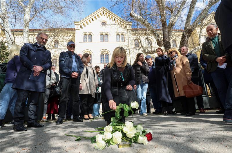 Kamen spoticanja za Borisa Hanžekovića ispred Pravnog fakulteta