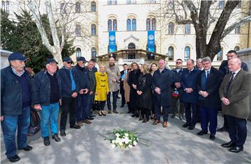 Kamen spoticanja za Borisa Hanžekovića ispred Pravnog fakulteta