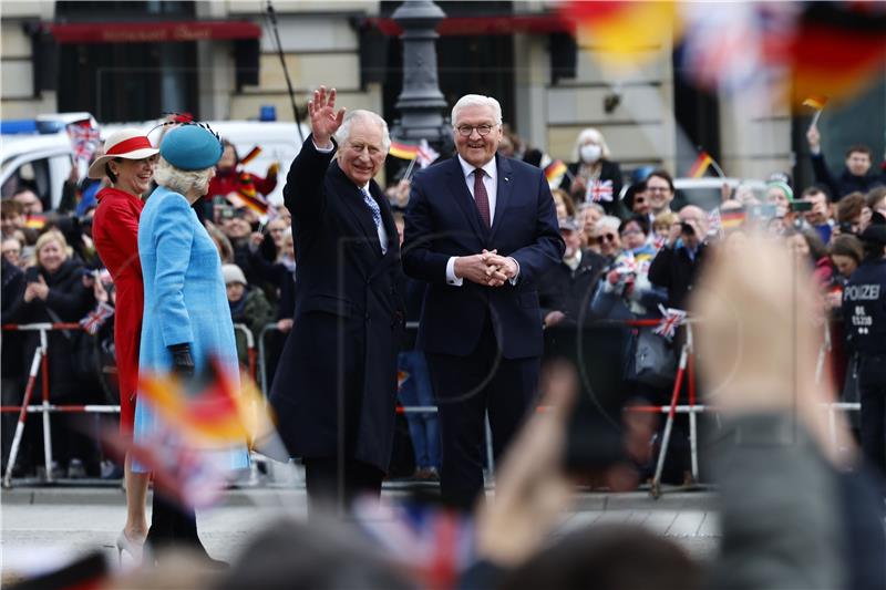 Opsadno stanje u Berlinu zbog posjeta Karla III. 