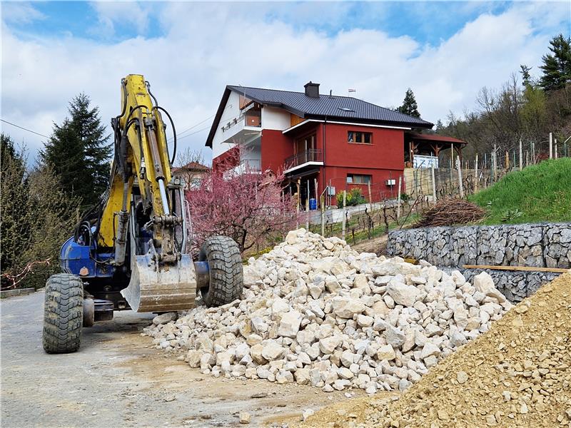 Krapina: Bačić obišao radove na sanaciji klizišta