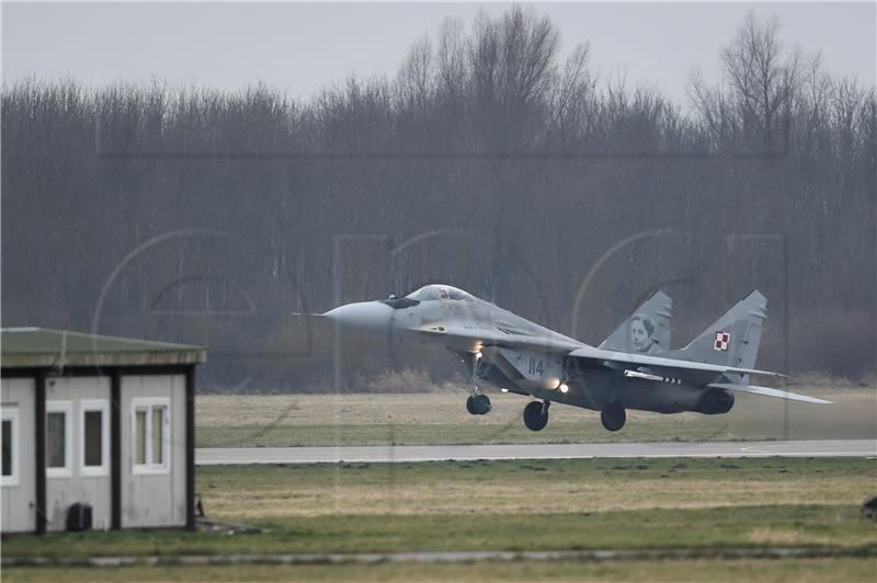 Poljska isporučila Ukrajini prve borbene zrakoplove MiG-29