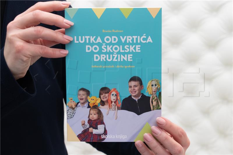 Predstavljena knjiga Branke Rudman "Lutka od vrtića do školske družine"