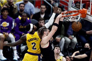 NBA: Clippersi "pomeli" Lakerse i idu prema doigravanju