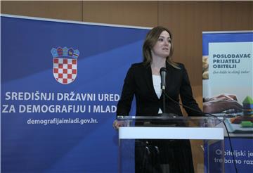 Ured za demografiju: Za projekte podrške roditeljstvu 800.000 eura 