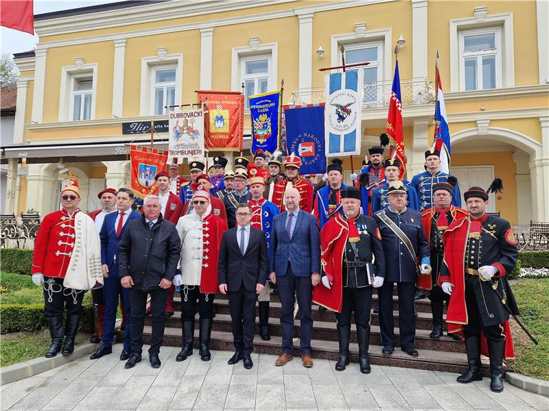 Povijesne postrojbe u Krapini na 500. rođendanu Kostelske uskrsne pištole