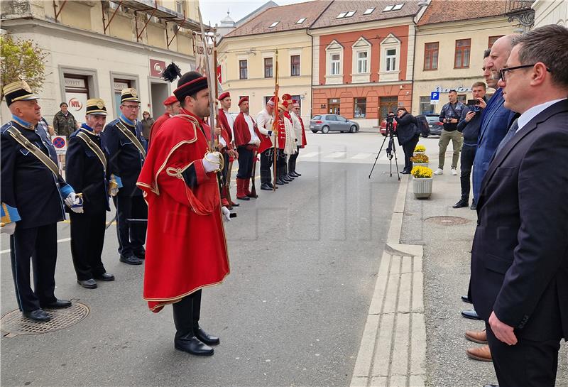 Povijesne postrojbe u Krapini na 500. rođendanu 'Kostelske uskrsne pištole'