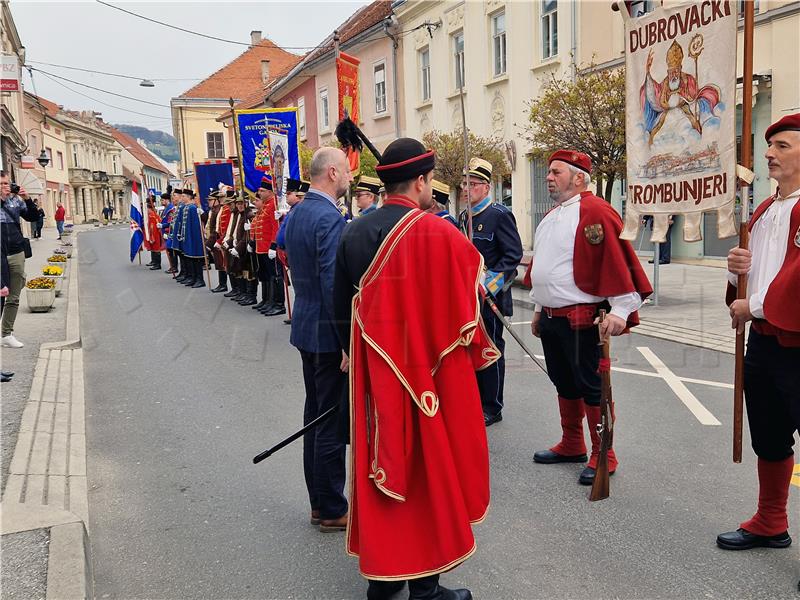 Povijesne postrojbe u Krapini na 500. rođendanu 'Kostelske uskrsne pištole'