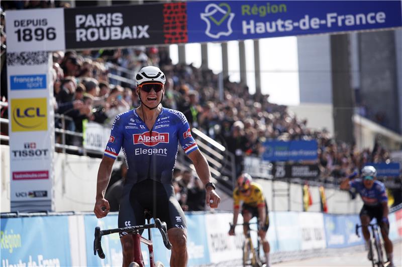 Van der Poel pobjednik utrke Pariz - Roubaix